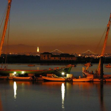 THE BOAT Apartamento Temático Seixal  Esterno foto