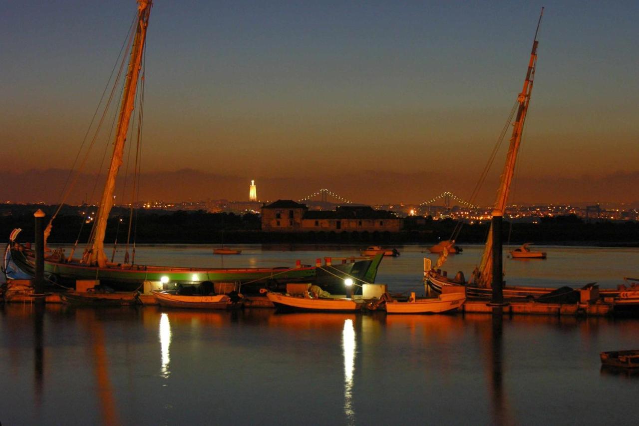 THE BOAT Apartamento Temático Seixal  Esterno foto